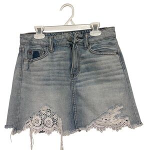Y2K American Eagle denim skirt with lace trim